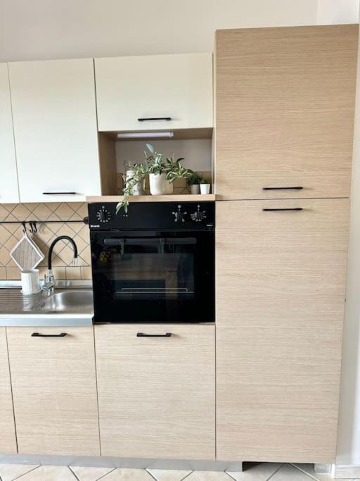 Casa Vacanza Elislor Apartments Fiumicino Eksteriør bilde