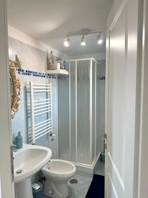 Casa Vacanza Elislor Apartments Fiumicino Eksteriør bilde