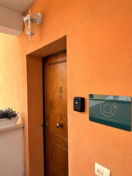 Casa Vacanza Elislor Apartments Fiumicino Eksteriør bilde